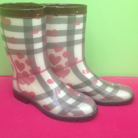 Burberry Shoes - Burberry Beige Plaid Rain Boots with Pink Heart Print